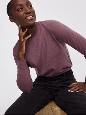Classic Crewneck Sweater in Dusty Mauve